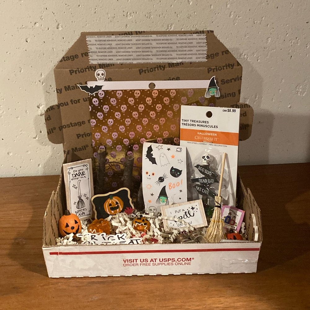 Halloween Dollhouse Miniature Decoration Accessories Props Box Kit